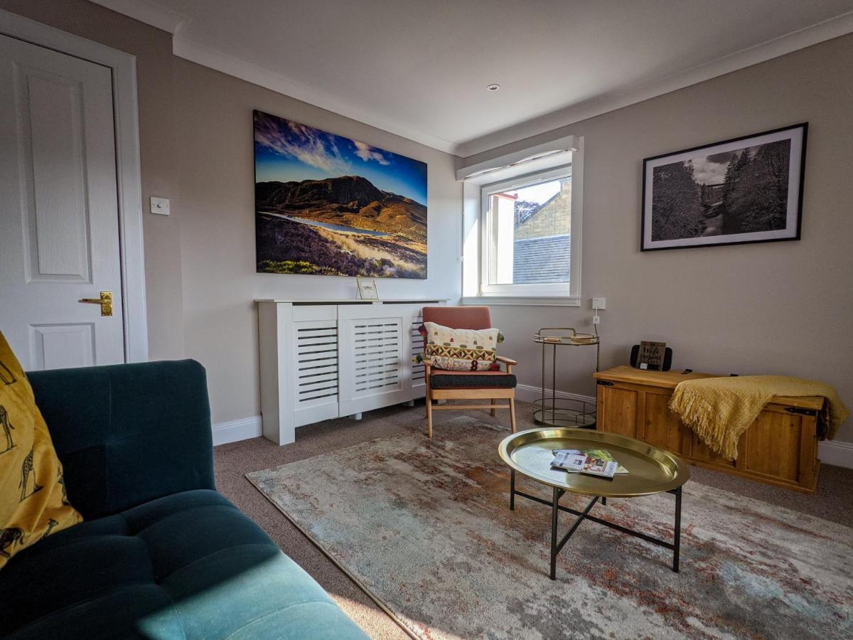 Beautiful Spacious Central Flat, Pitlochry Exteriör bild